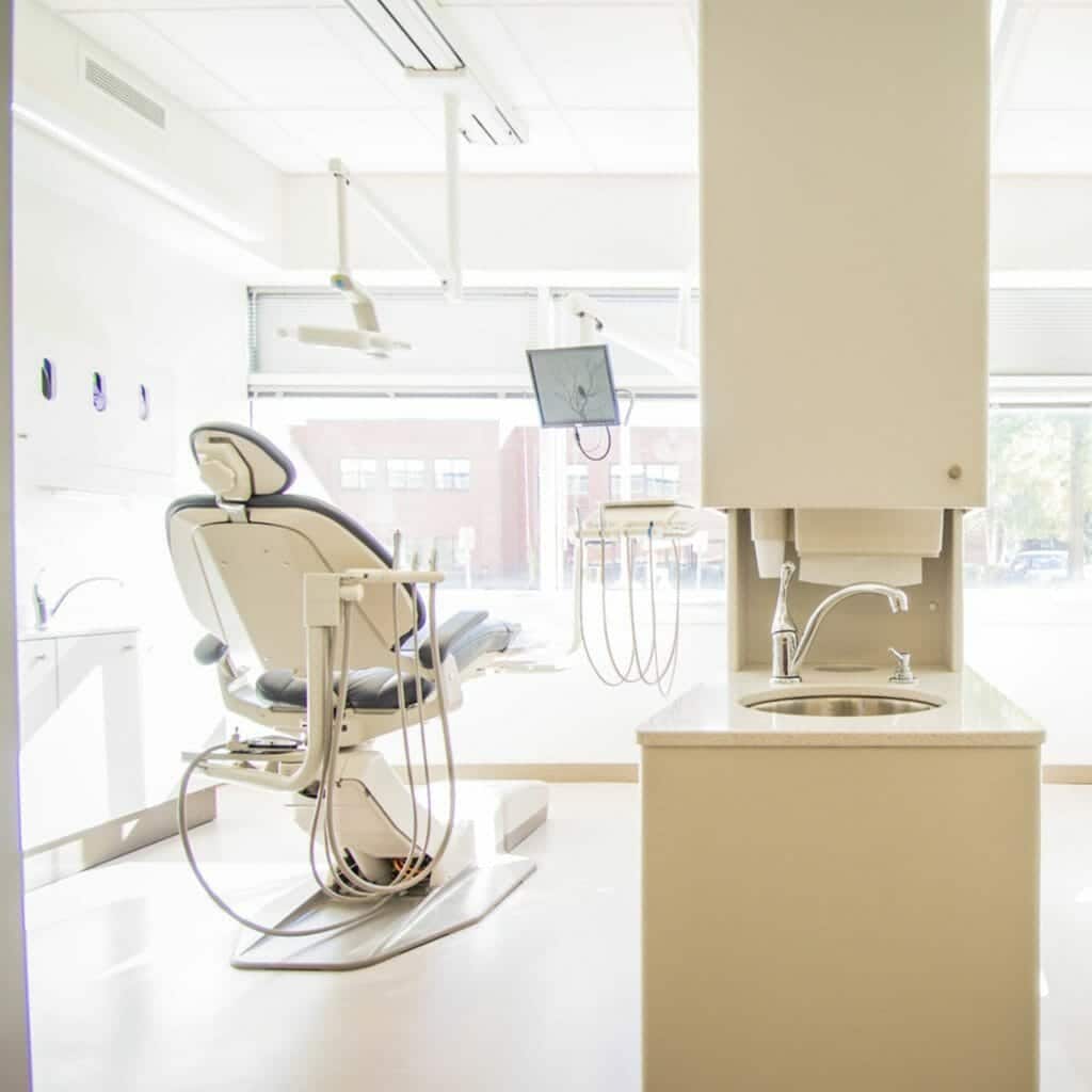 Behandlungszimmer Zahnarzt